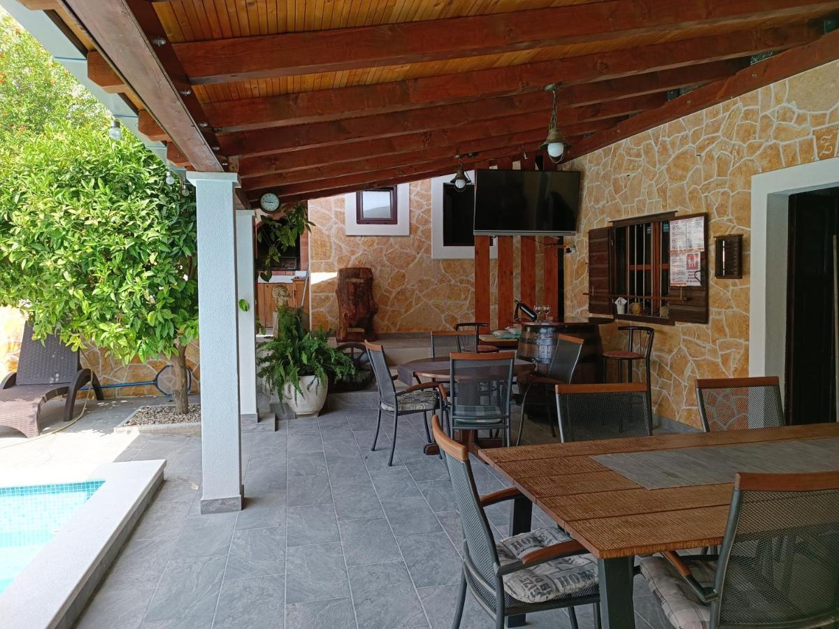 ז'סניסה Villa Vlade- From The Heated Pool To The Beach In 1 Minute מראה חיצוני תמונה